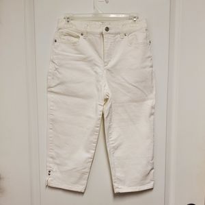 Women's white Capris pants